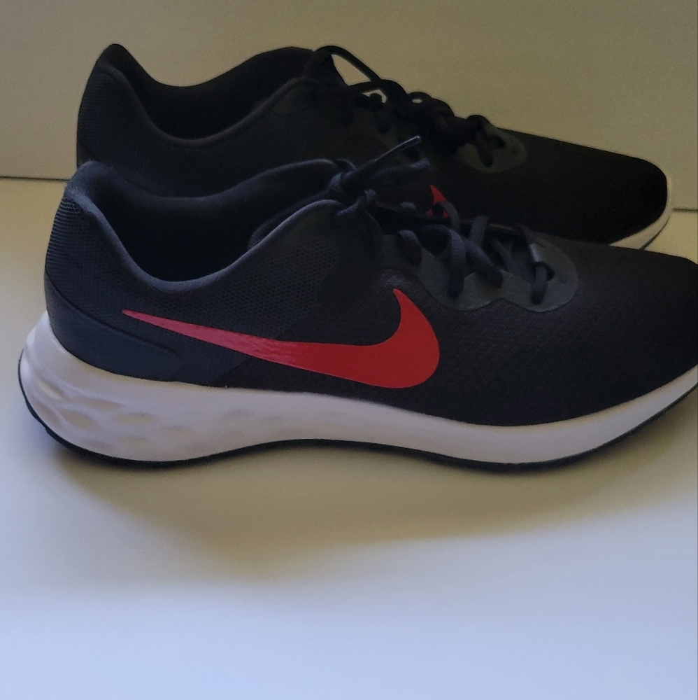 Mens Nikes New W/O Box size 11.5